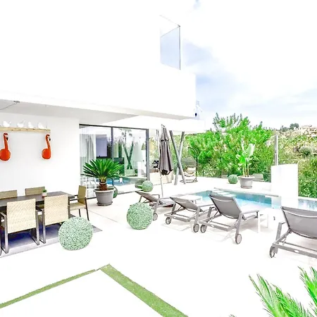 Modern Newly Built Frontline Golf House Nyaraló Estepona