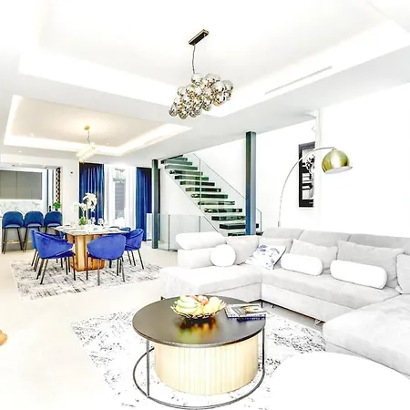 Nyaraló Modern Newly Built Frontline Golf House